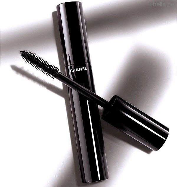 A close up of the chanel mascara on top of a white surface